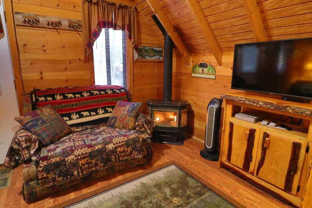 Cute Updated Mountain Cabin Fireplace #3 Helen Exterior photo